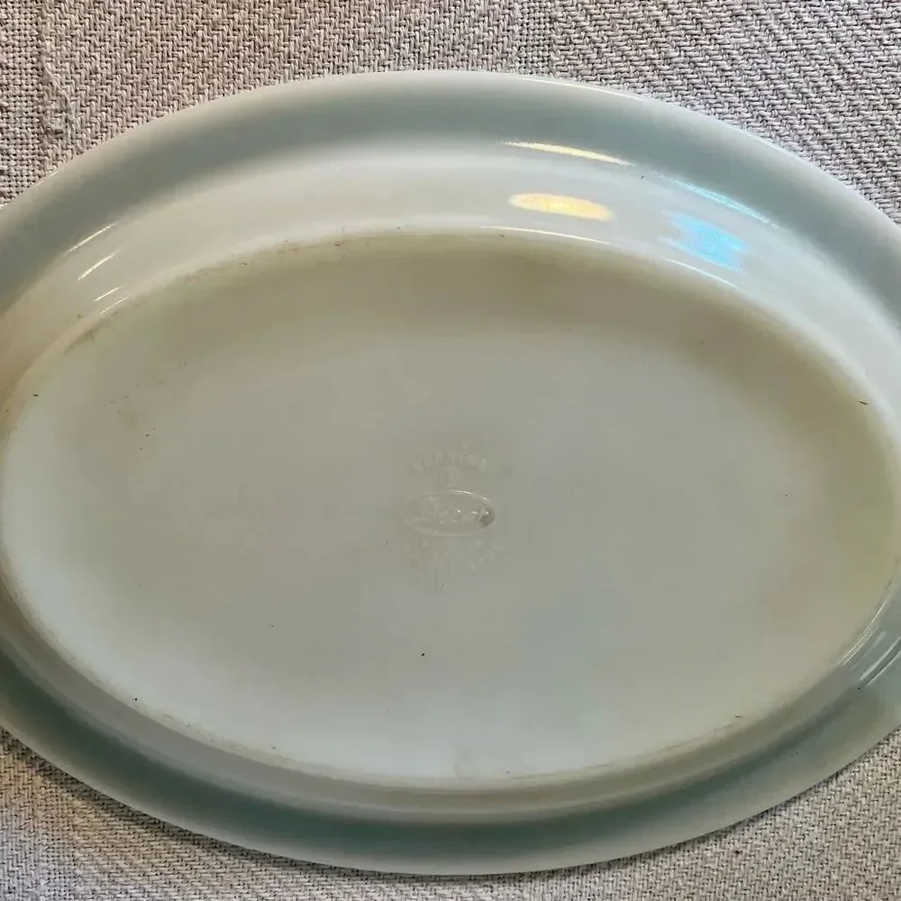 Vintage Pyrex Tableware Green Laurel Leaf Oval Double Tough Plastic Platter GVC.